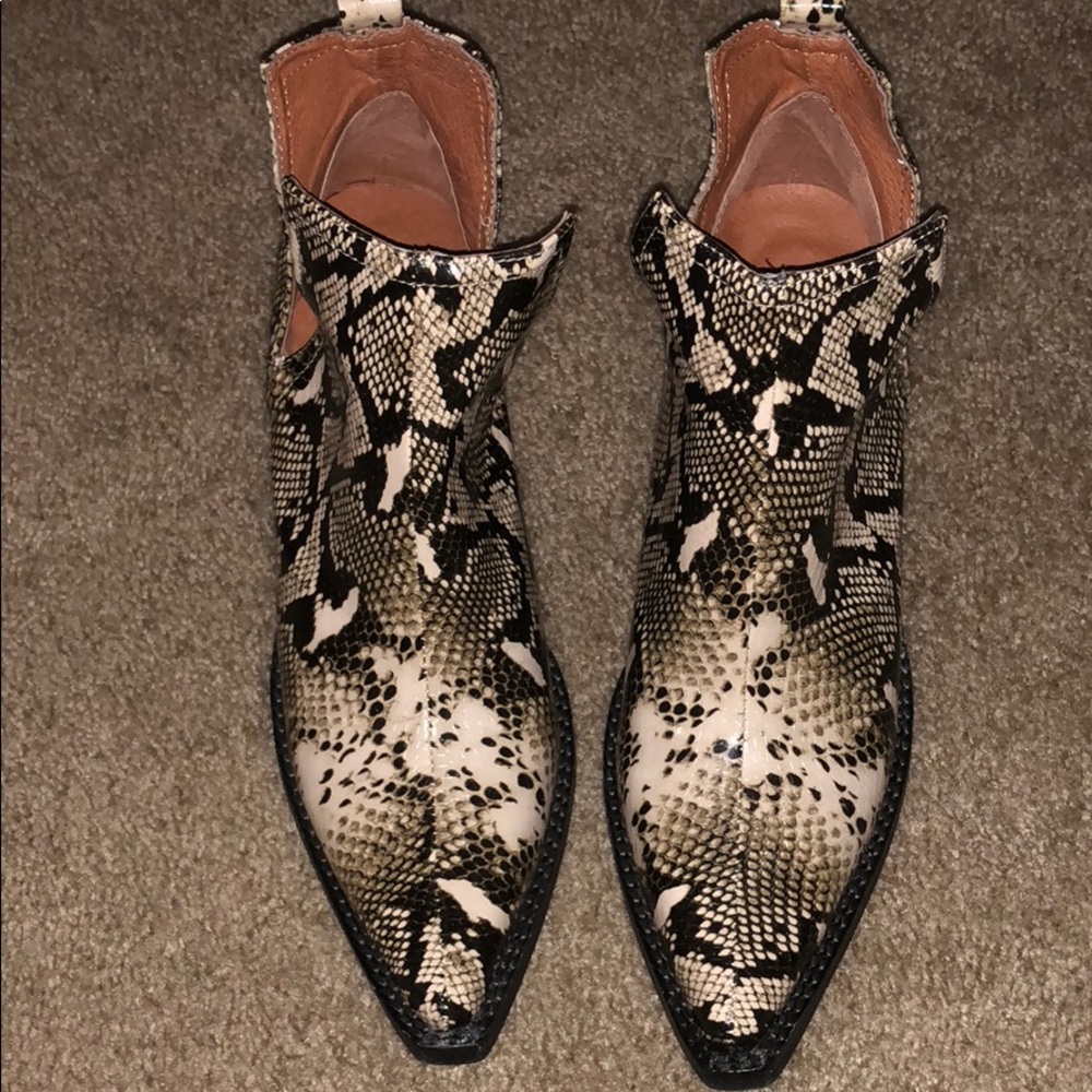 Free people Jeffrey Campbell snake boots